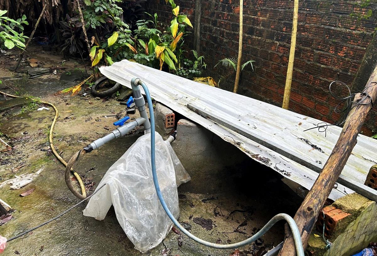 Nhiều hộ dân ở tổ dân phố Xuân Phú đang sử dụng nguồn nước từ giếng khoan không đảm bảo chất lượng.