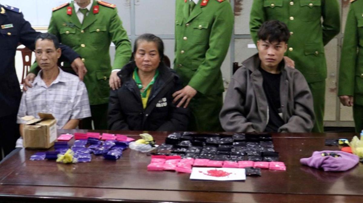 Ba đối tượng bị bắt giữ và tang vật của chuyên án