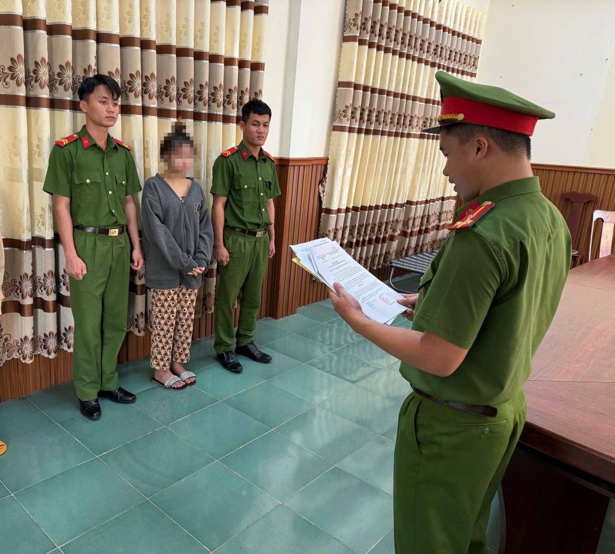 Ra quân và lập công