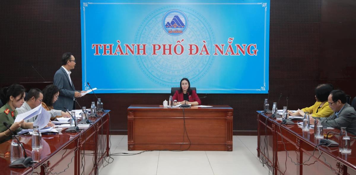 Quang cảnh buổi làm việc.