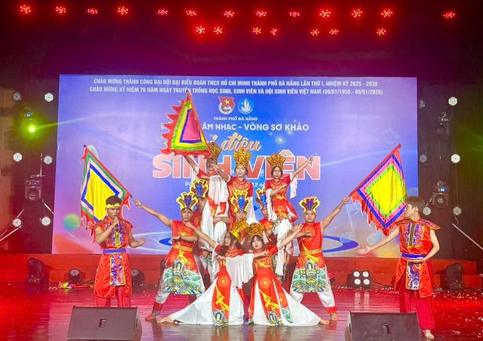 Một tiết mục văn nghệ đặc sắc tại liên hoan.