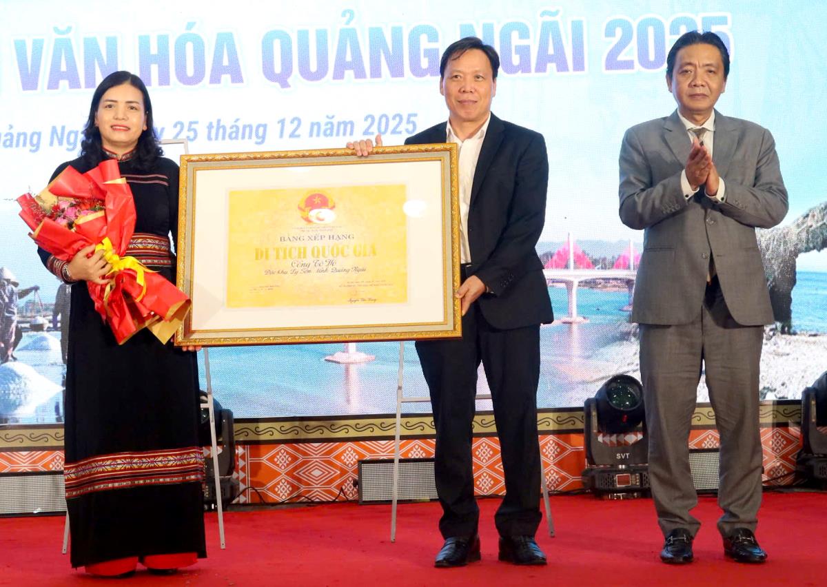 Tỉnh Quảng Ngãi đón nhận Bằng xếp hạng Di tích Quốc gia Cổng Tò Vò.