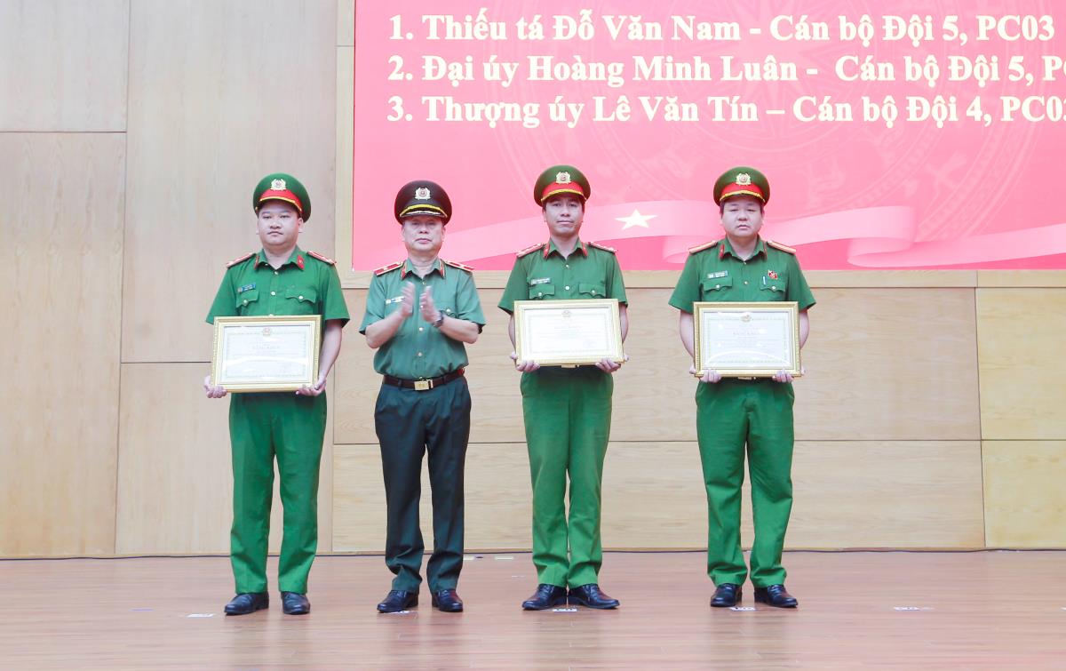 Đấu tranh hiệu quả tội phạm tham nhũng, kinh tế, buôn lậu và các hành vi vi phạm pháp luật về môi trường