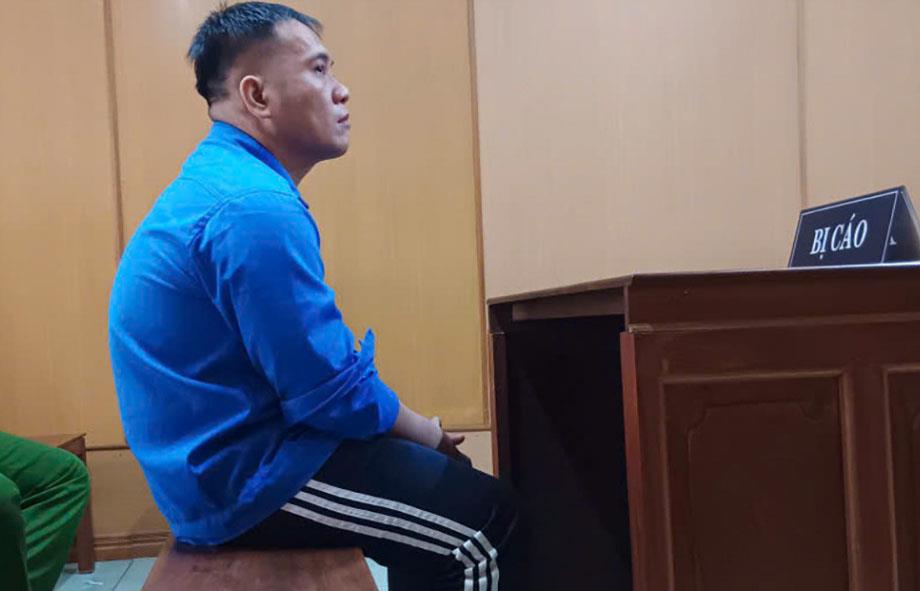 Bị cáo Trần Quốc Phú tại tòa. Ảnh: TP
