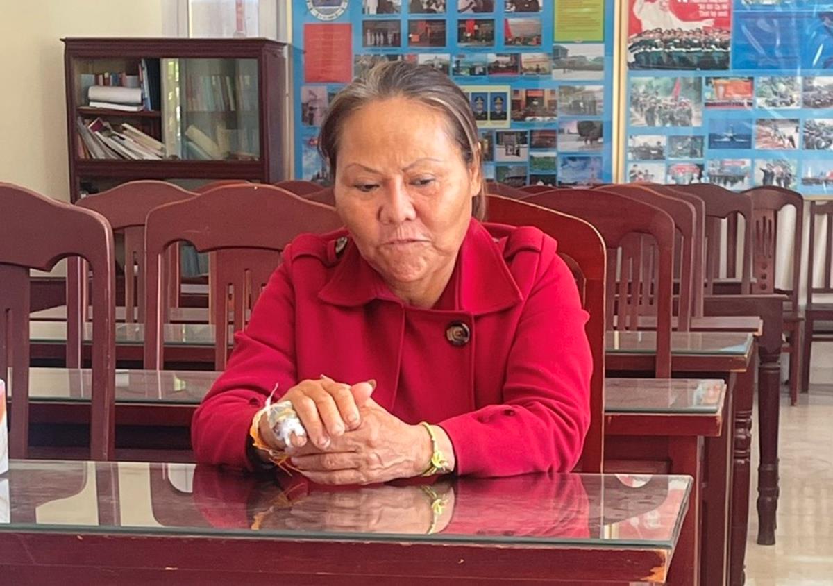 Đối tượng truy nã đặc biệt nguy hiểm Nguyễn Thị Bé bị bắt giữ sau 20 năm lẩn trốn tại Lào.