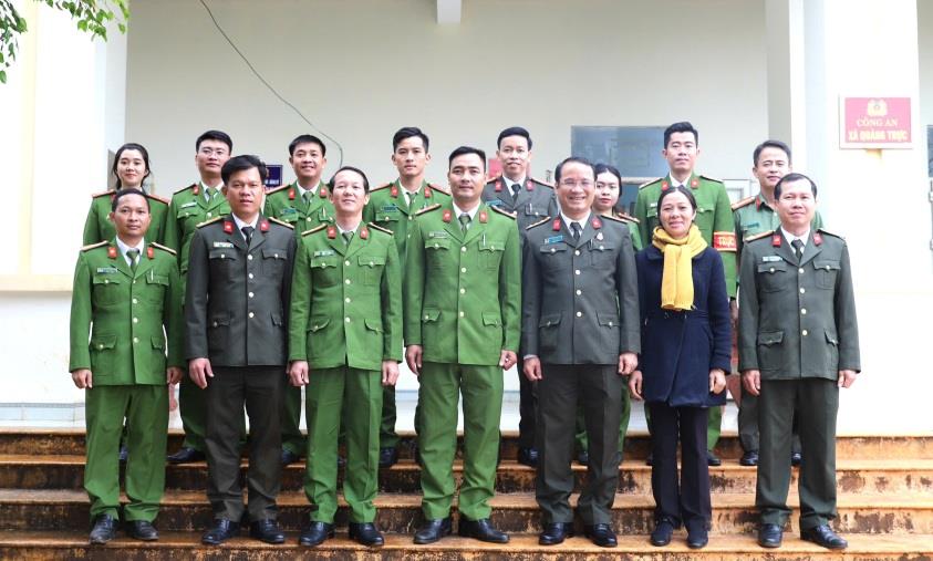 Tập thể Công an xã Quảng Trực