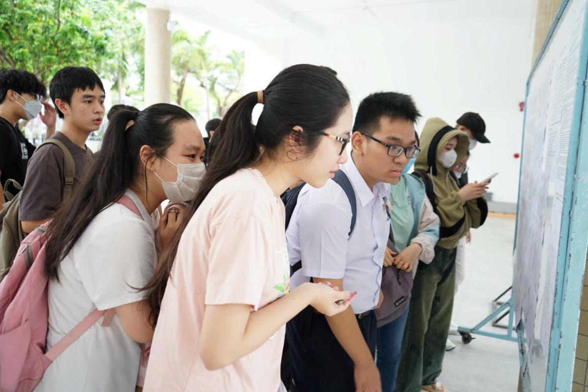 Thí sinh có thể sử dụng tài khoản VNeID để đăng ký thi tốt nghiệp THPT (ảnh minh họa).