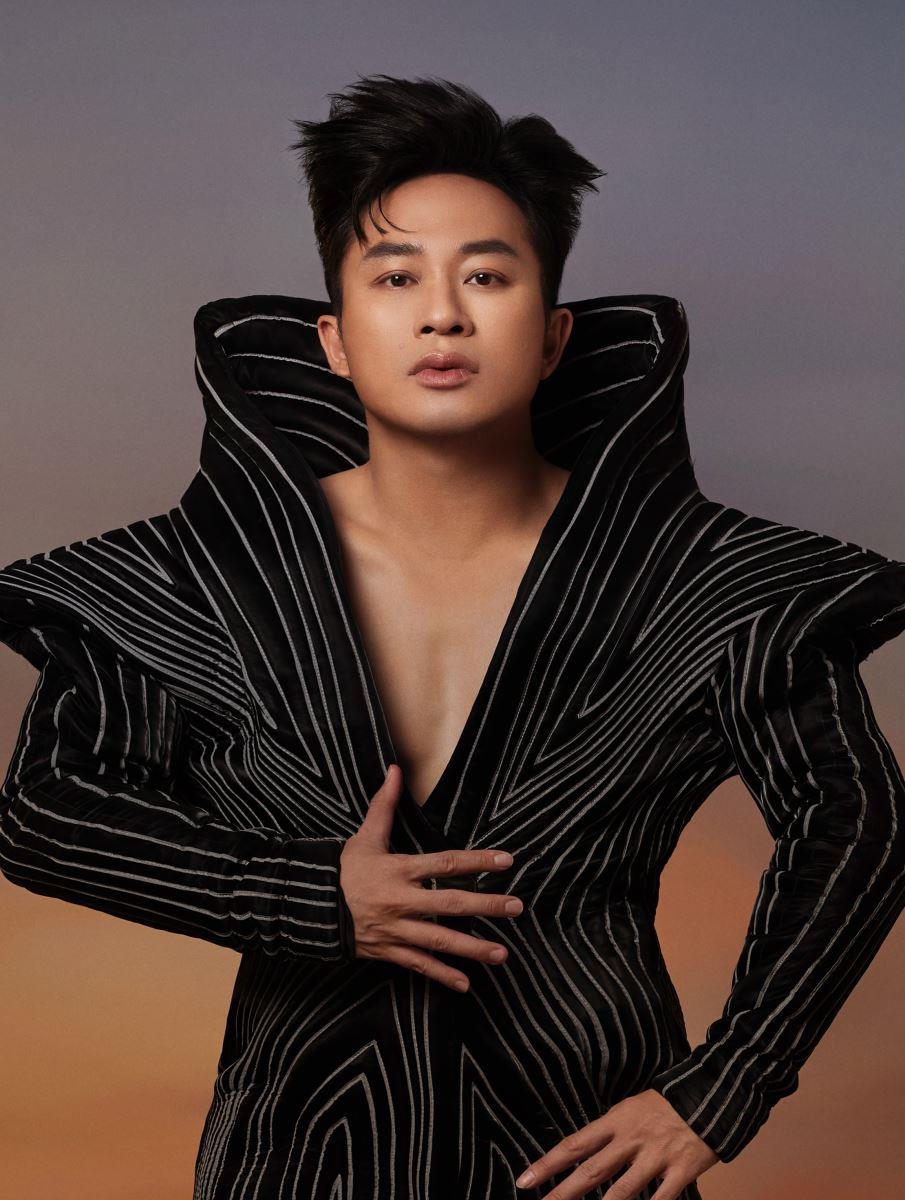 Tùng Dương là nghệ sĩ Việt Nam đầu tiên nhận Giải thưởng Âm nhạc Nhật Bản.