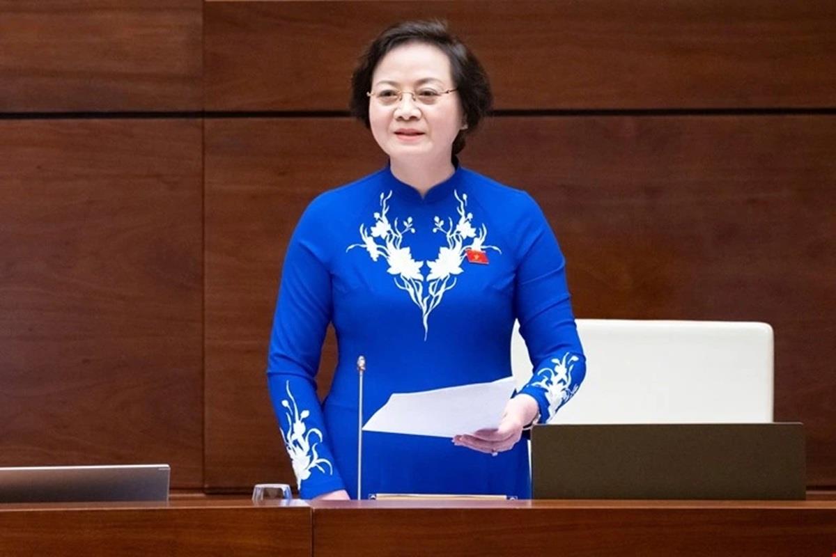 Bộ trưởng Bộ Nội vụ Phạm Thị Thanh Trà phát biểu giải trình vấn đề Đại biểu Quốc hội nêu ra về dự thảo Luật Tổ chức chính quyền địa phương (sửa đổi)