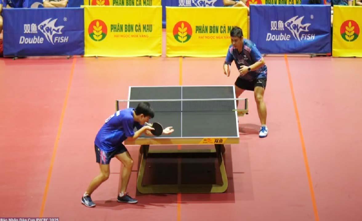 Các vận động viên thi đấu ngày khai mạc.