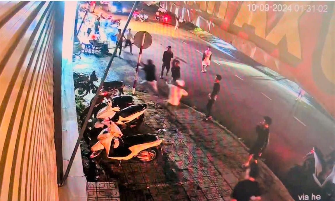 Hai đối tượng Nguyễn Văn Việt và Trương Gia Huy bị khởi tố, bắt tạm giam.