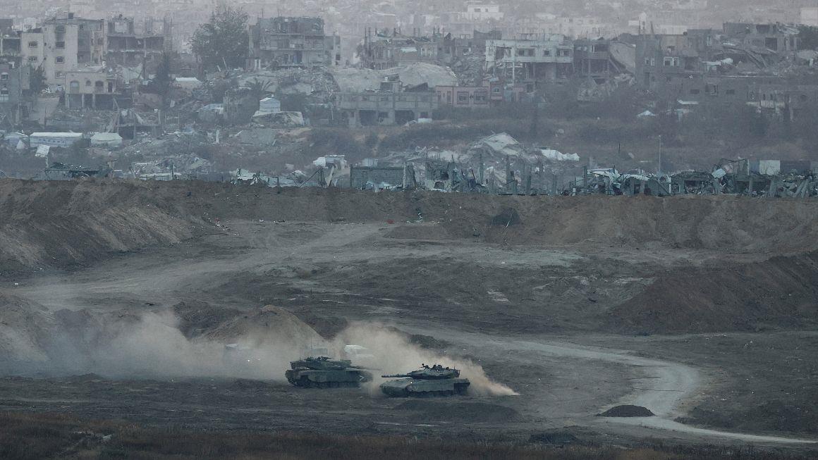 Xe tăng Israel ở Gaza ngày 3-5. Ảnh: Reuters