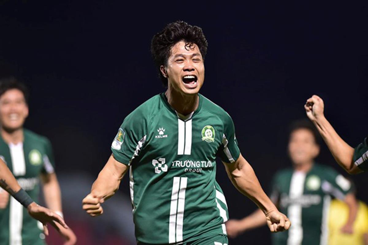 Công Phượng đã ghi 7 bàn, dẫn đầu danh sách vua phá lưới hạng Nhất cùng với đồng đội Lê Tự Nhân.