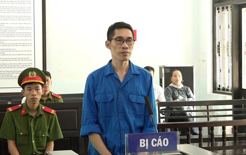 Bị cáo Hoàng Minh Toàn (ảnh trên) và vợ chồng bị cáo Minh tại tòa.