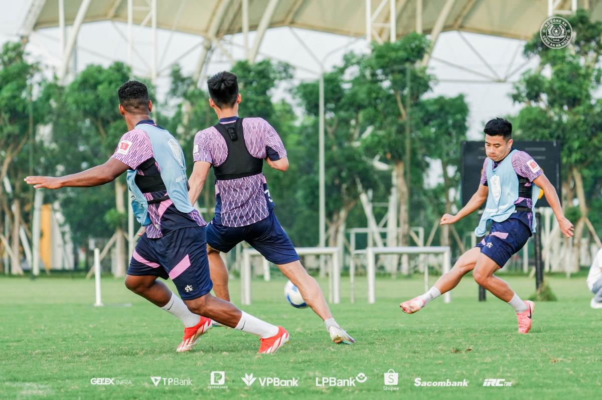 CLB Công an Hà Nội tập tuyện chuẩn bị cho vòng 25 V.League.