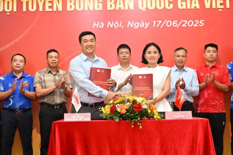 Liên đoàn bóng bàn Việt Nam và Đội tuyển bóng bàn Việt Nam chính thức ra mắt bộ trang phục mới.