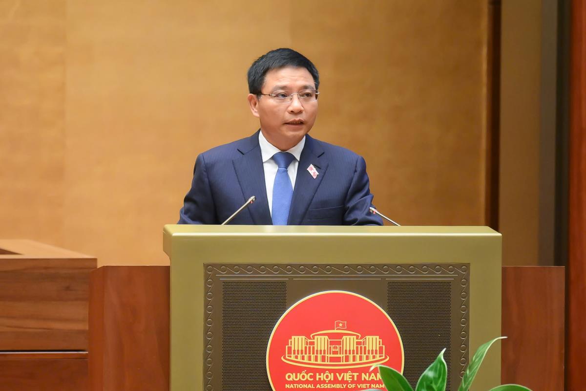 Bộ trưởng Bộ Tài chính Nguyễn Văn Thắng trả lời chất vấn.
