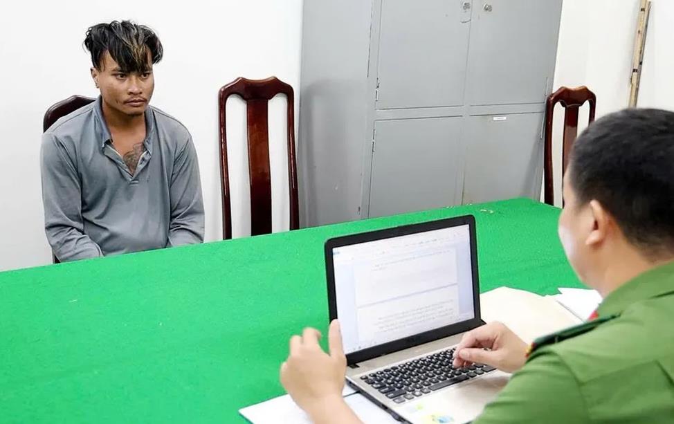 Hung khí thu giữ trong vụ án. Ảnh: Tiến Tầm.