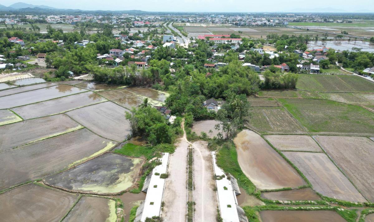 Dự án nâng cấp, mở rộng tuyến đường Đông Sơn dang dở do vướng mặt bằng 16 hộ dân.