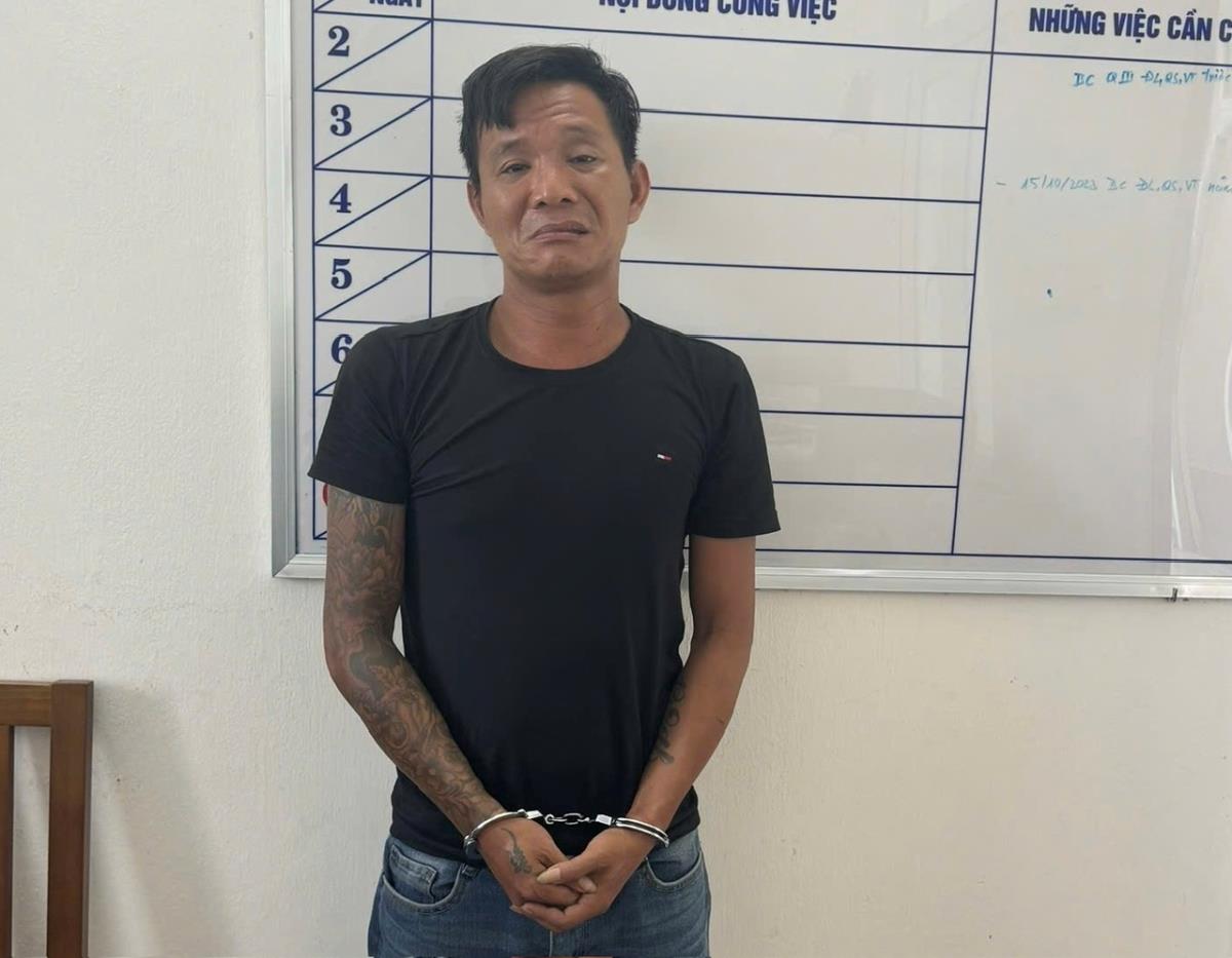 Đối tượng Sử Duy Thành bị bắt giữ.