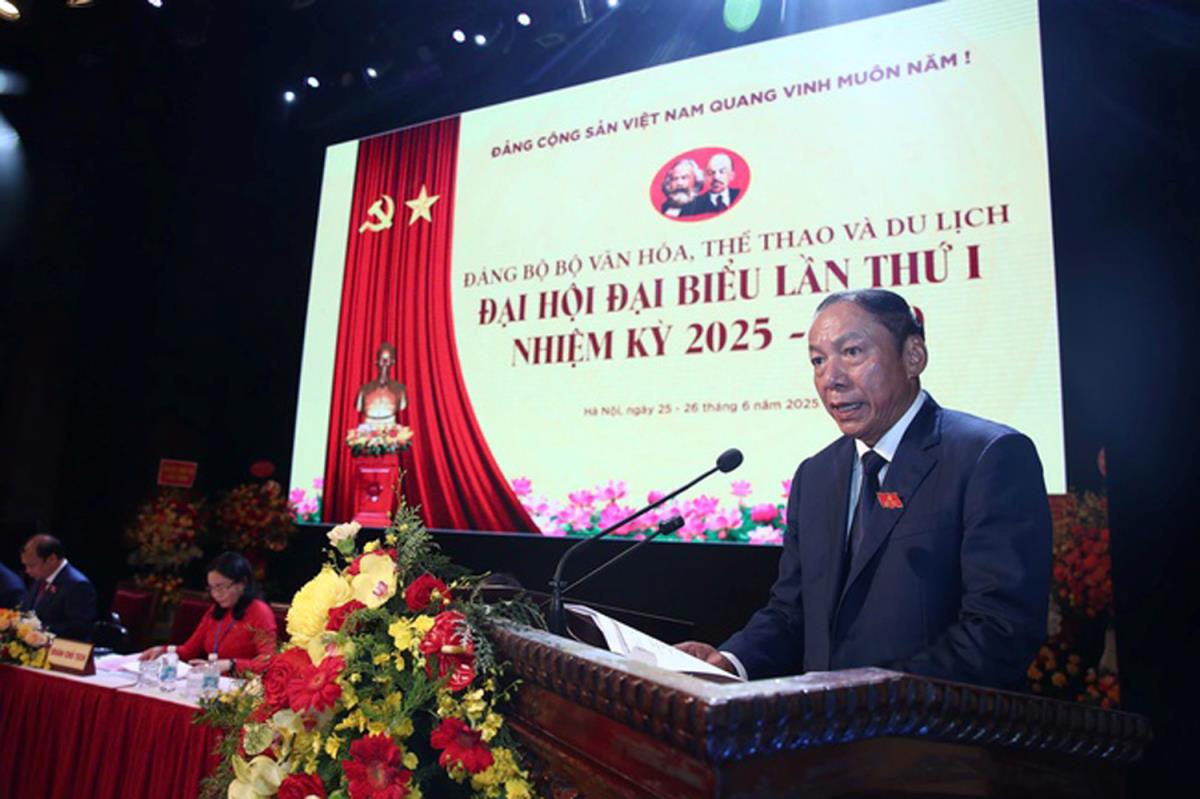 Đồng chí Nguyễn Văn Hùng phát biểu khai mạc Đại hội.