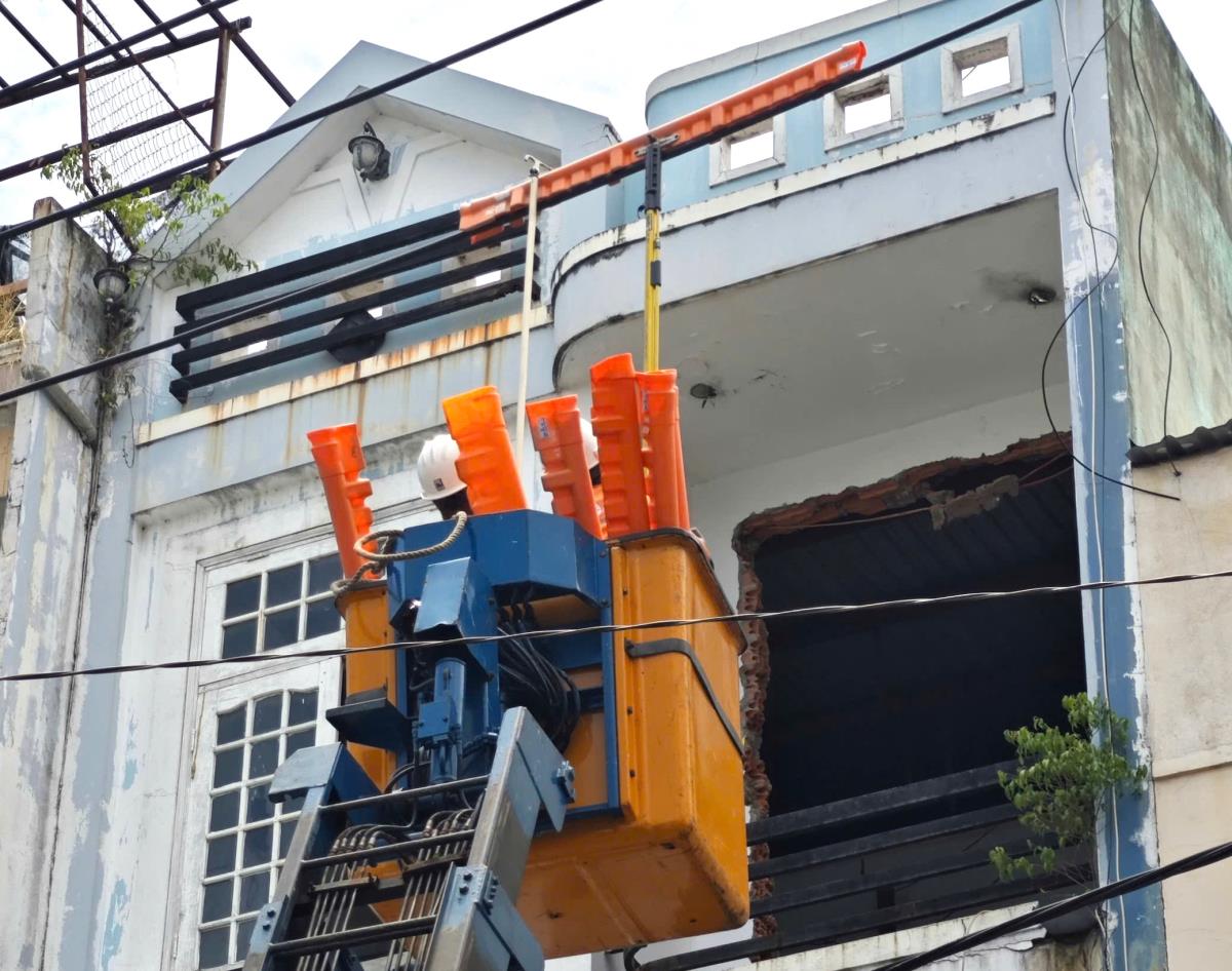 Hiện trường vi phạm tại đường Phạm Văn Nghị.