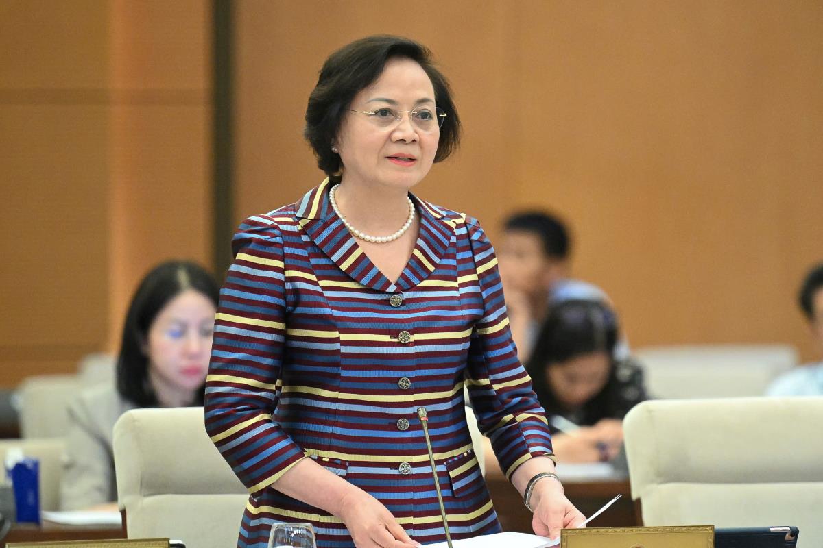 Bộ trưởng Bộ Nội vụ Phạm Thị Thanh Trà phát biểu tại Phiên họp.