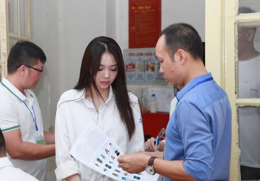 Học sinh Hà Nội thi tốt nghiệp THPT năm 2025. Ảnh: Vân Anh.