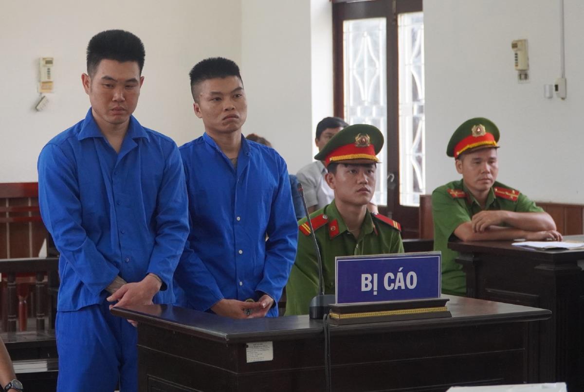 Hai bị cáo Nguyễn Văn Bình và Hoàng Châu Thanh.