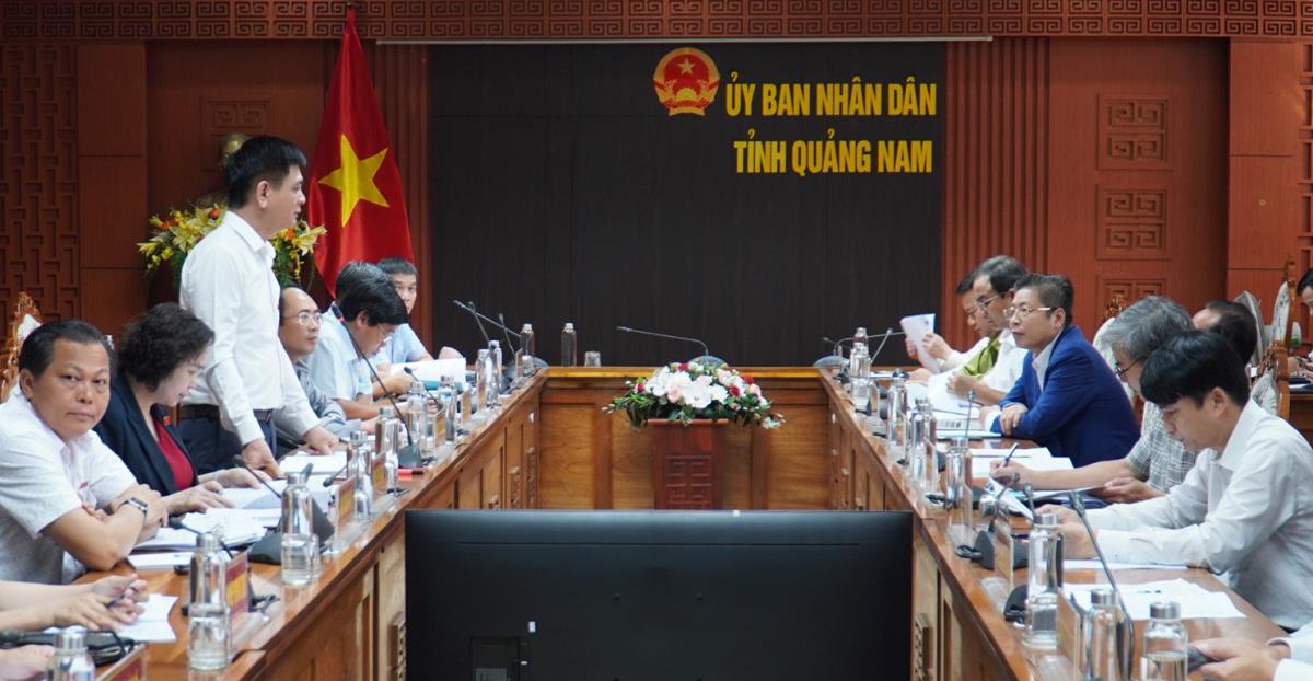 Toàn cảnh buổi làm việc.