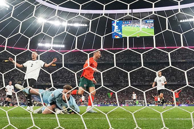 Bàn thắng thứ 137 của Ronaldo cho đội tuyển Bồ Đào Nha.