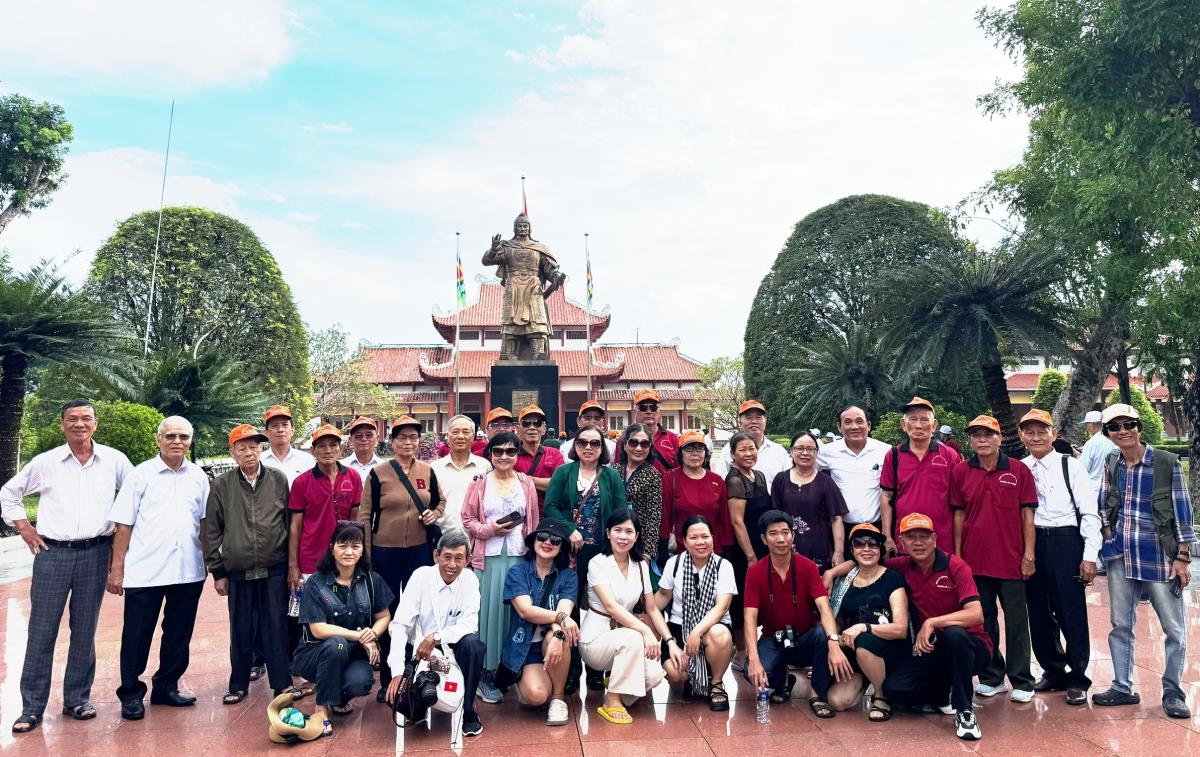 Tham quan Eo Gió, một thắng cảnh nổi tiếng tại Bình Định.