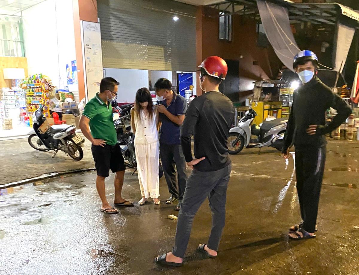 Chân dung Đinh Tường Nhi.