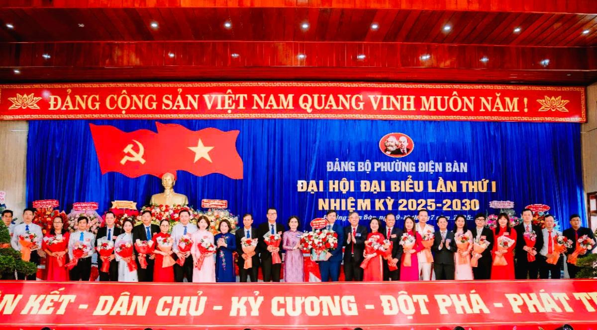 Ra mắt Ban Chấp hành Đảng bộ phường Điện Bàn nhiệm kỳ 2025-2030.