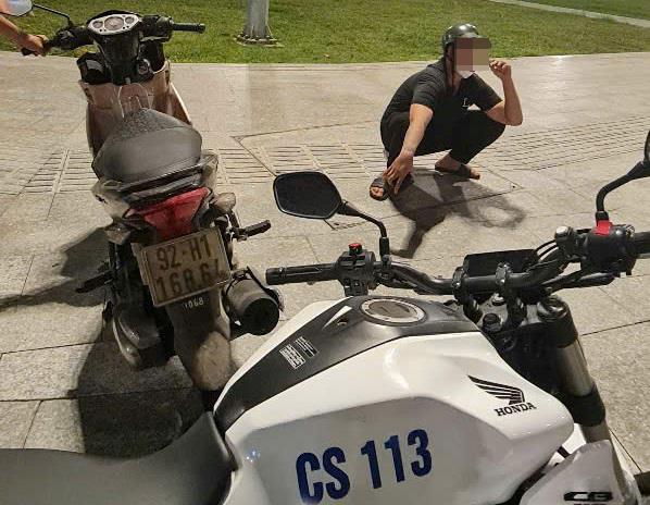 Cảnh sát 113 khống chế một đối tượng liên quan.