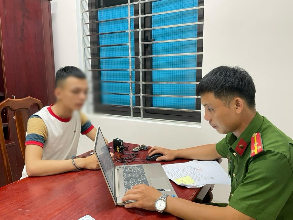 Đối tượng Nguyễn Đăng Hữu tại cơ quan Công an.