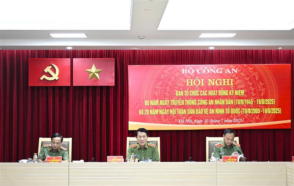 Đại tá Nguyễn Xuân Hoàng- Phó Giám đốc Công an TP chủ trì điểm cầu Công an TP Đà Nẵng.