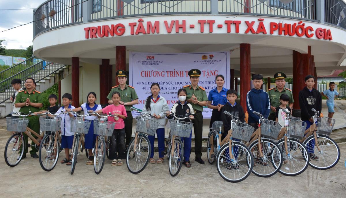 Các đơn vị thực hiện công trình thanh niên “Nước ấm vùng cao”.