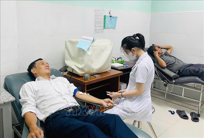 Bệnh viện Đa khoa tỉnh Quảng Ngãi 2 kêu gọi cán bộ và nhân dân tham gia hiến máu cứu người.