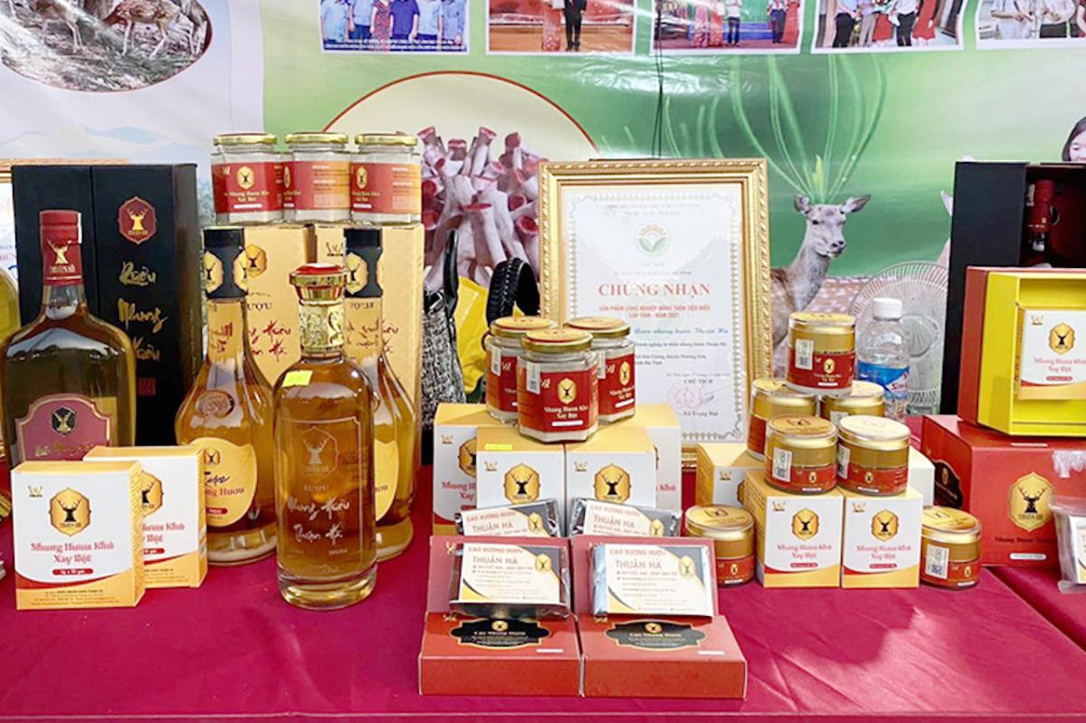 Sản phẩm tôm nõn khô Hoa Linh Chi đạt tiêu chuẩn OCOP 4 sao.