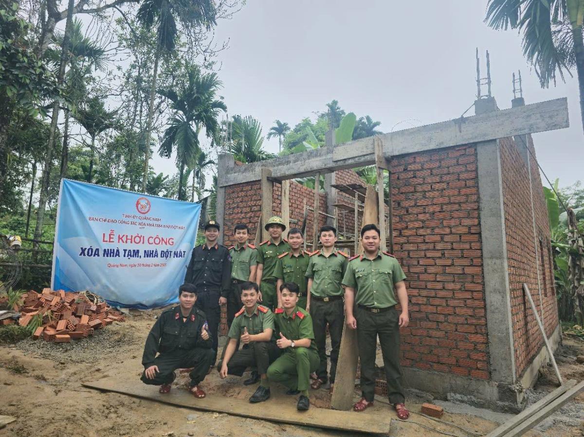 Các địa phương vùng cao xin tận dụng nguồn cát tại các sông, suối để xây dựng xóa nhà tạm, nhà dột nát.