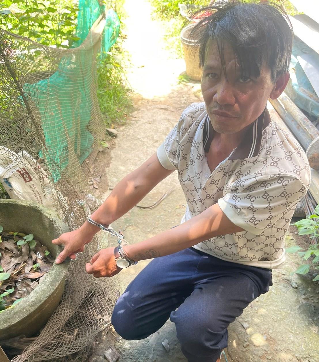 Long, Huy, Mạnh bị bắt về hành vi: “Tổ chức sử dụng trái phép chất ma túy”.