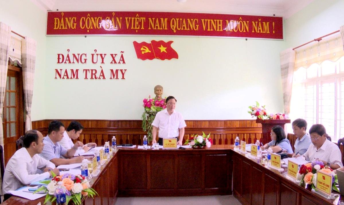 Đường phố Đà Nẵng rợp cờ chào mừng Đại hội Đảng nhiệm kỳ đầu tiên sau hợp nhất tại các địa phương