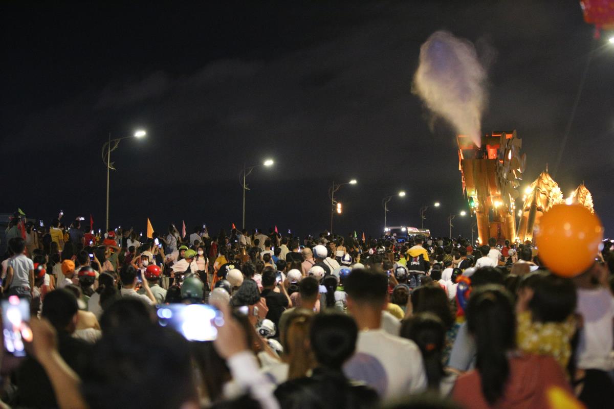 Lễ hội pháo hoa quốc tế là sản phẩm du lịch nổi tiếng về đêm của Đà Nẵng.