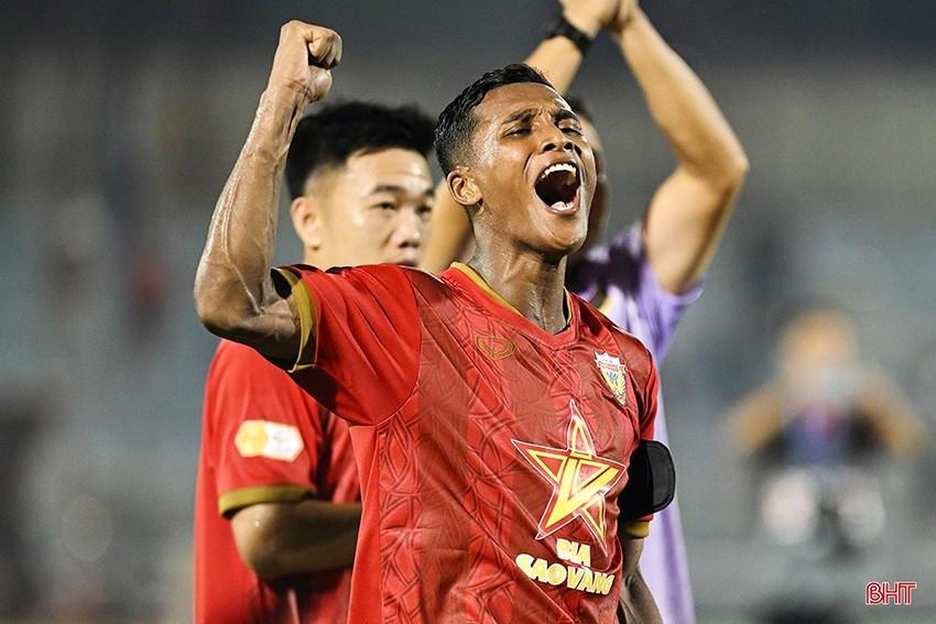 Sau Xuân Trường, Adou Minh cũng rời H. Hà Tĩnh.