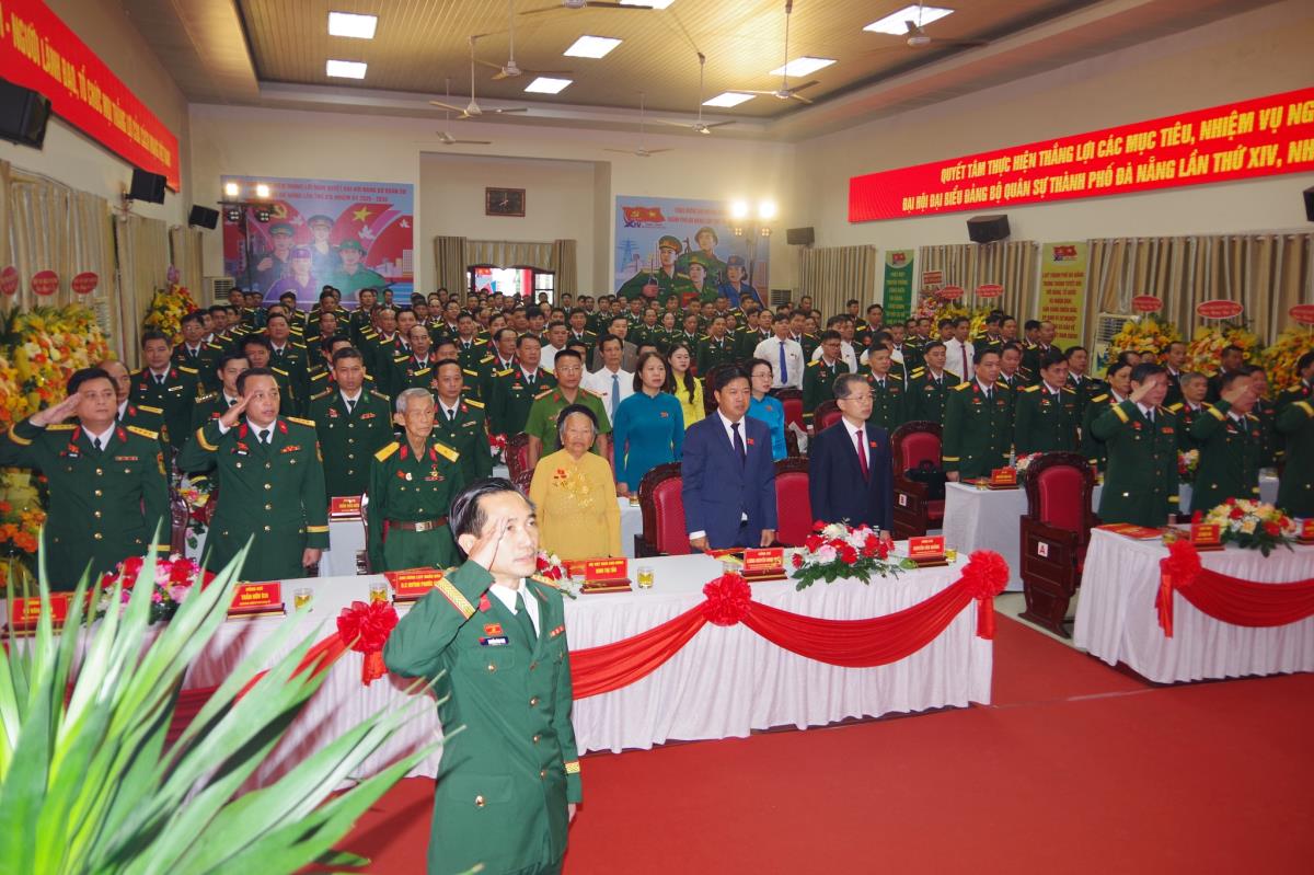 Thiếu tướng Lê Ngọc Hải, Phó Bí thư Đảng ủy, Tư lệnh Quân khu 5 phát biểu tại đại hội