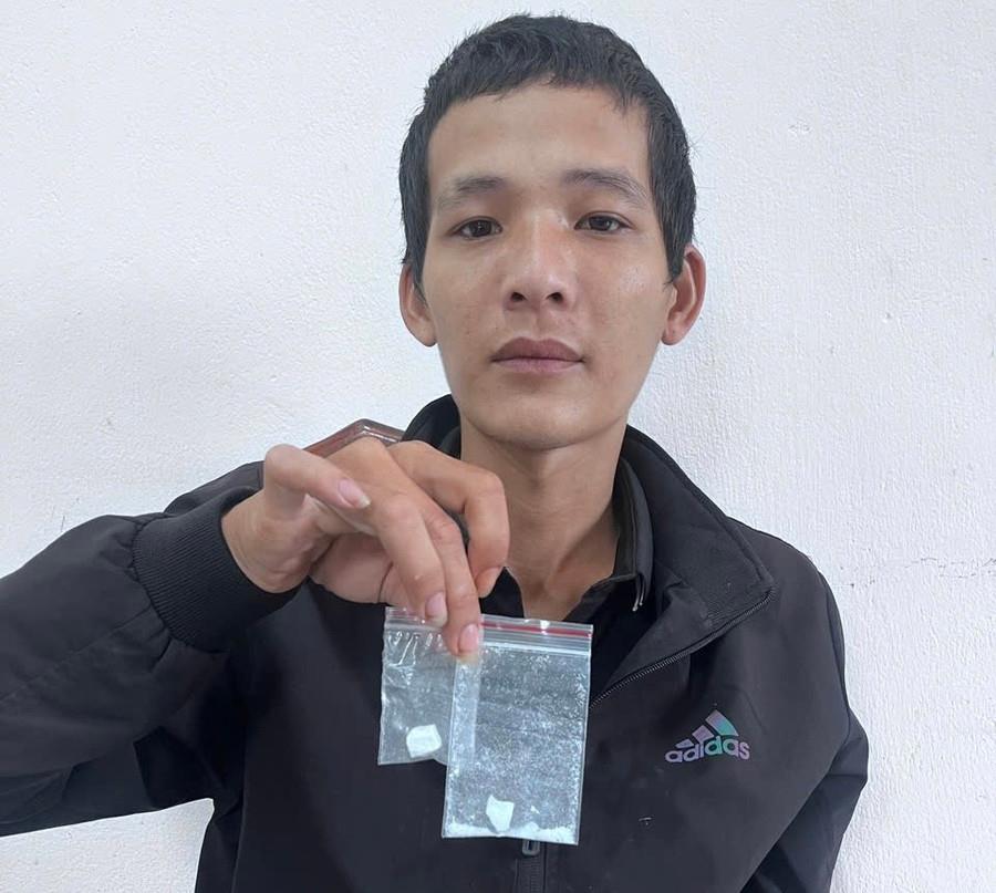 Đối tượng Thành bị bắt cùng tang vật.