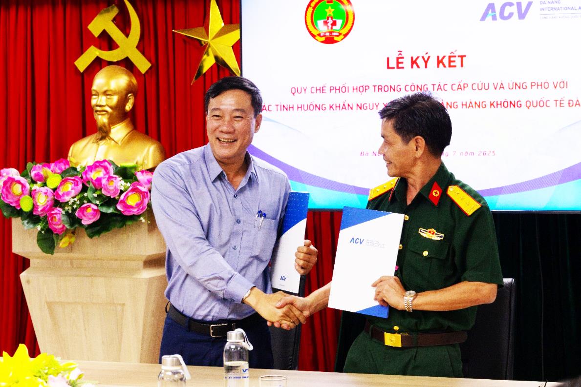 Lễ ký kết Quy chế phối hợp giữa Cảng HKQT Đà Nẵng và Bệnh viện Quân y 17.