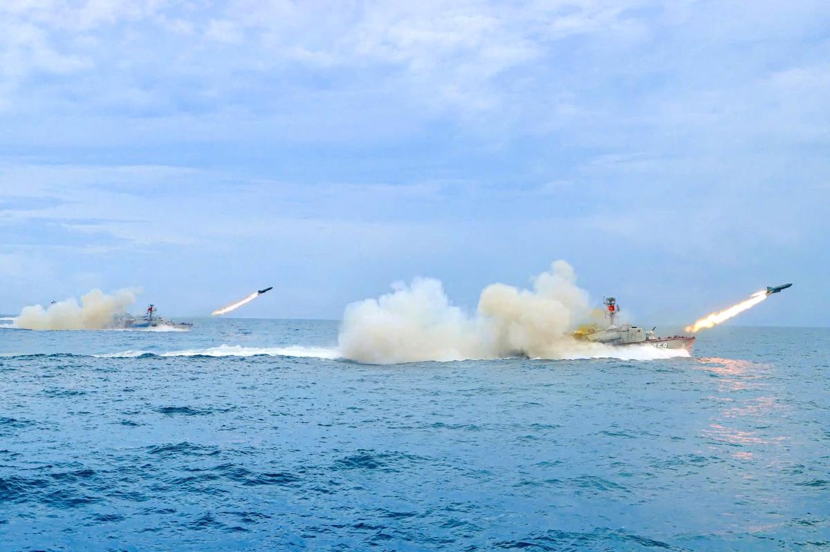 Lữ đoàn 172 nhận Cờ đơn vị huấn luyện giỏi năm 2024.