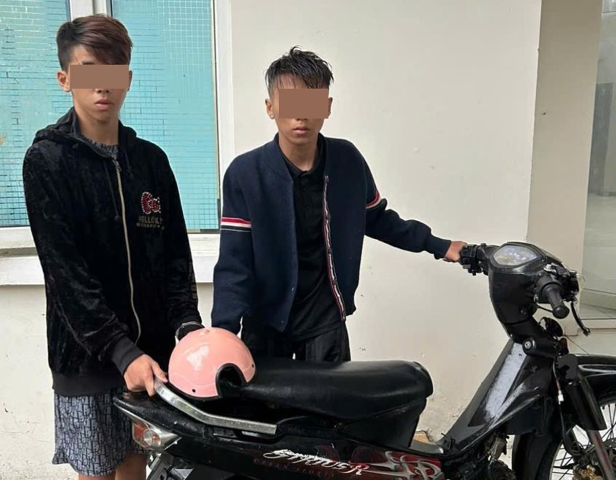 2 đối tượng và tang vật